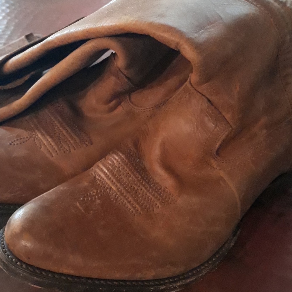 Boots - Picture 5 of 8